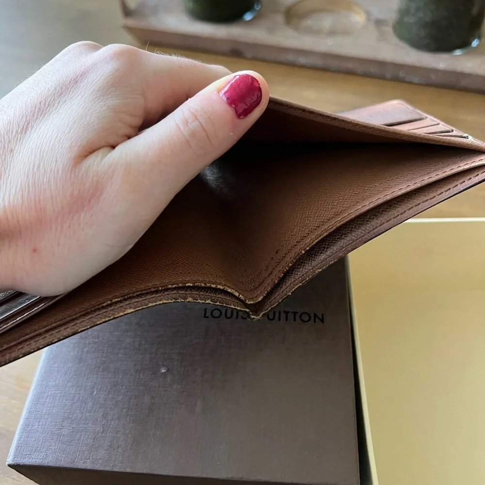 Louis Vuitton Men’s Wallet - Picture 9 of 11